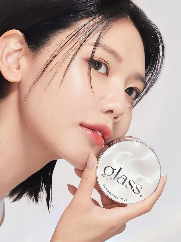 AGE20's Glow Glass Essence Cover Pact SPF50+ / PA++++ #GLOW 21 12.5g (Original + Refill)